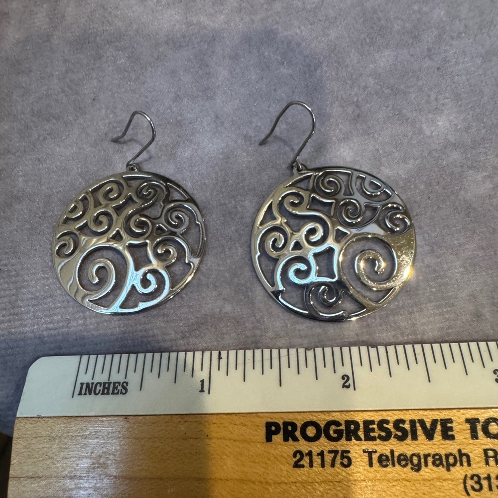 Milor round Filagree Elegant Silver‎ Swirl Pierced Earrings - Picture 4 of 4